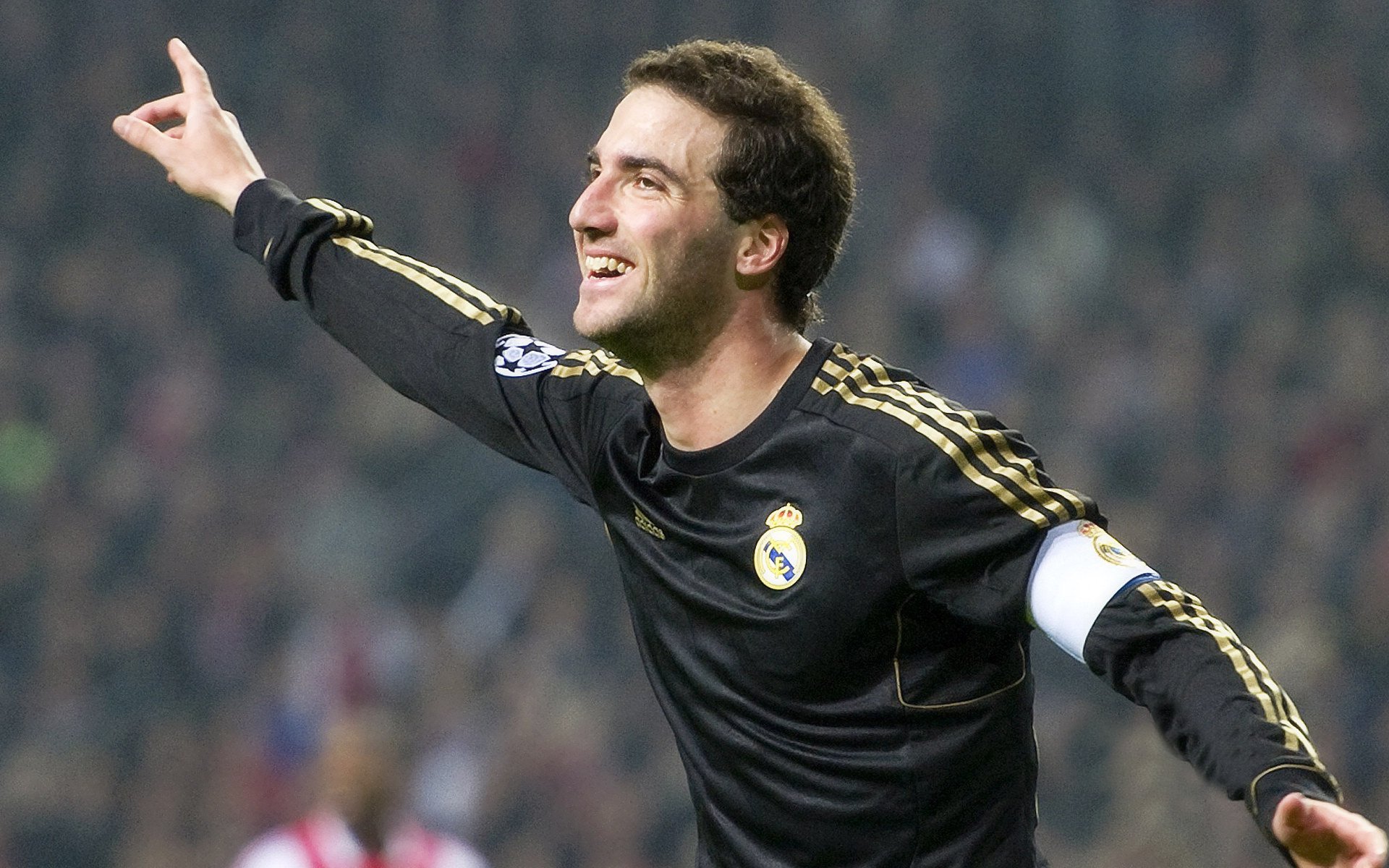 曼城主场完胜,哈兰德再次上演帽子戏法,曼城 哈兰德